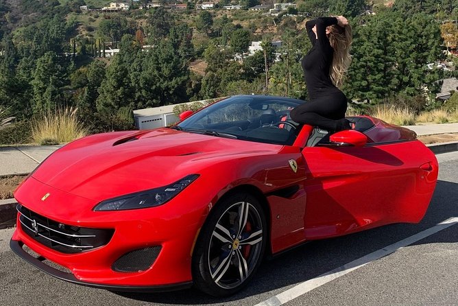 30-Minute Luxury Driving Tour: Explore Hollywood in a Ferrari - A Ferrari ride with Hollywood in the frame