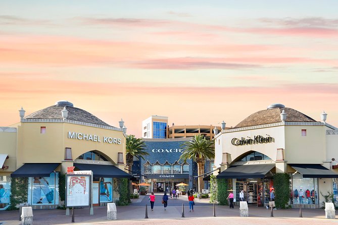 Citadel Outlets Transfer from Anaheim with VIP Lounge, storage & LAX Drop-Off - Checking in and storing your bags
