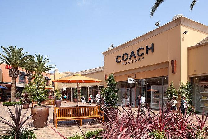 Citadel Outlets Transfer from Anaheim with VIP Lounge, storage & LAX Drop-Off - What the VIP Lounge adds