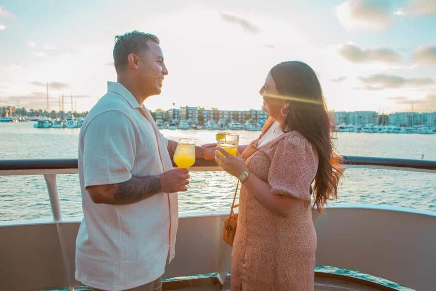 City Cruises Marina Del Rey: Sunset Cruise with Dinner - The harbor ride and its changing views