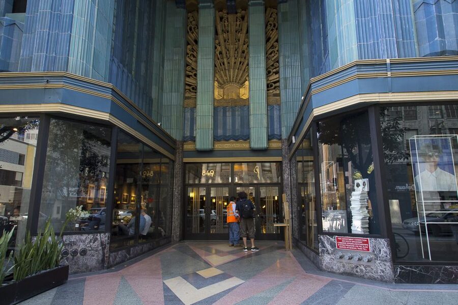Downtown Los Angeles Bike Tour: Top 10 DTLA - Starting Between Grand Central Market and Angel’s Flight