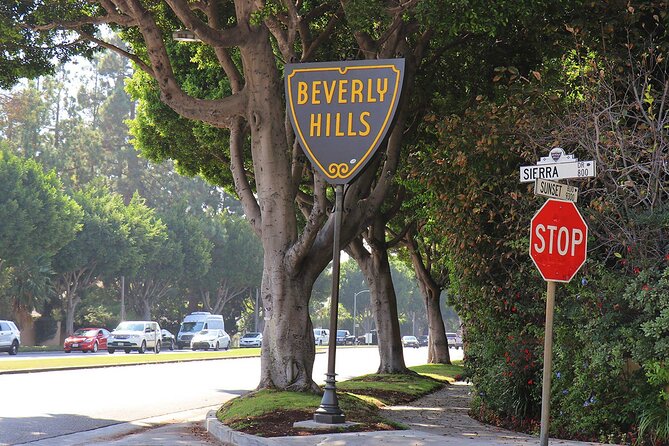 Full-Day LA Tour: Santa Monica, Hollywood and Beverly Hills - Guides can make the drive part of the day