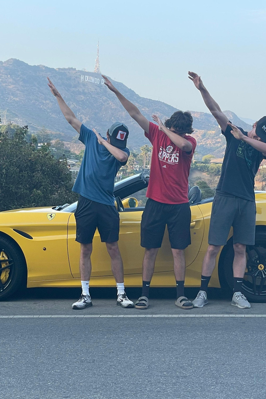 Hollywood: 30 min Hollywood Sign Ferrari Tour - Taking the wheel, or enjoying the ride