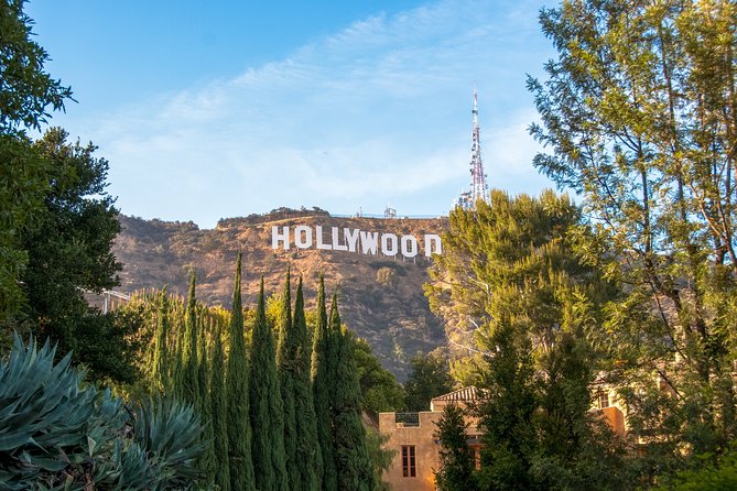 Hollywood and Beverly Hills Bus Tour - Mulholland Drive and the Hollywood Sign