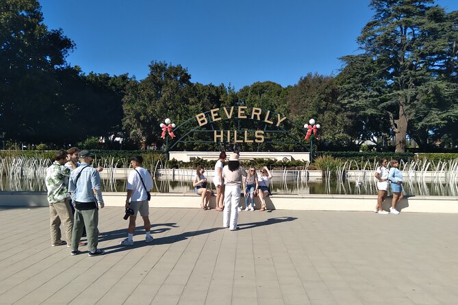 Hollywood and Beverly Hills Shared 3-Hour Tour with 3 Stops - Beverly Hills, Rodeo Drive, and celebrity homes