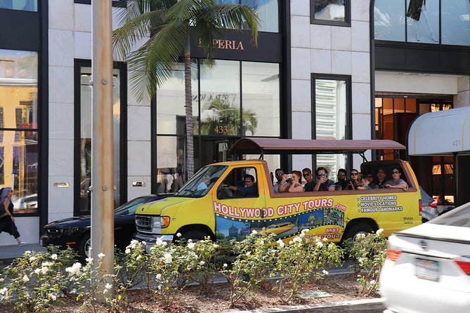 Hollywood and Celebrity Homes Bus Tour - Beverly Hills sign: the one planned stop