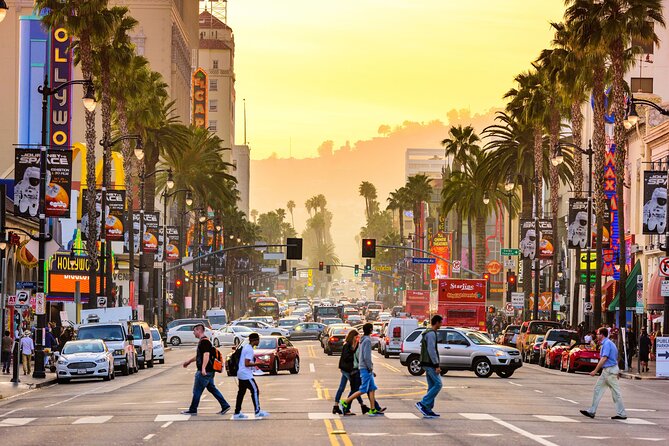 Hollywood & Beverly Hills: Celebrity Homes & Lifestyle Tour - Hollywood Hills and Mulholland Drive: views with a catch