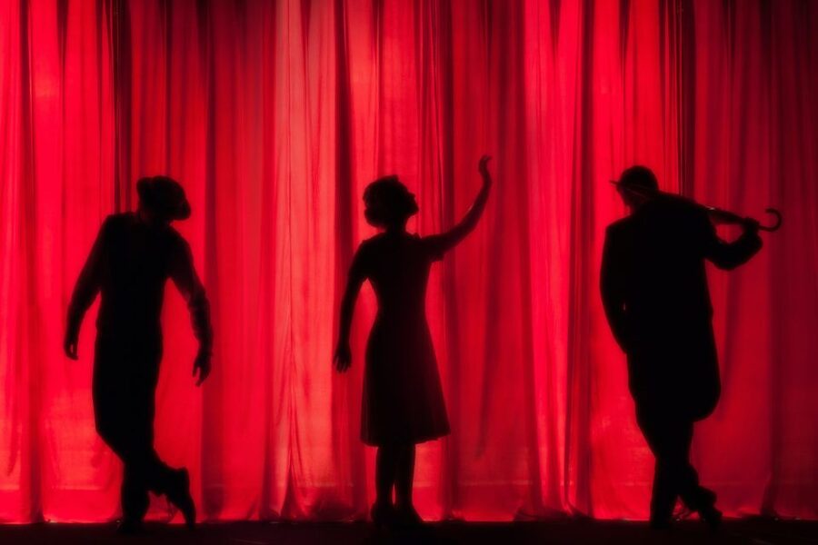 Hollywood: Haunted Walking Tour, True Crime, Creepy Tales - Houdini, the Roosevelt, and Marilyn Monroe