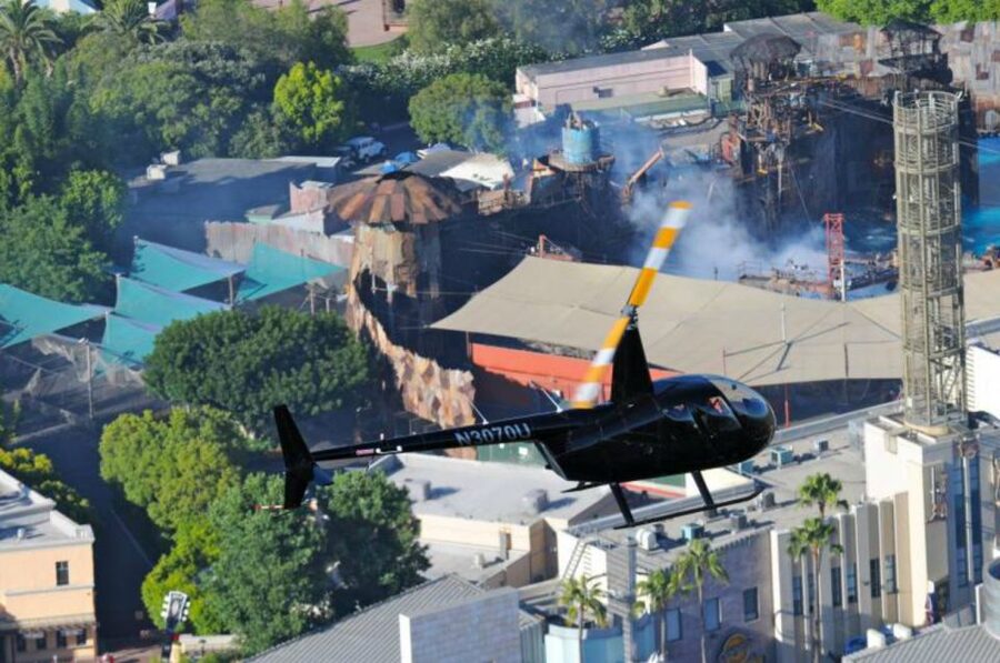 Hollywood Sign & Universal Studios Helicopter Tour - Leaving from Burbank for a short flight