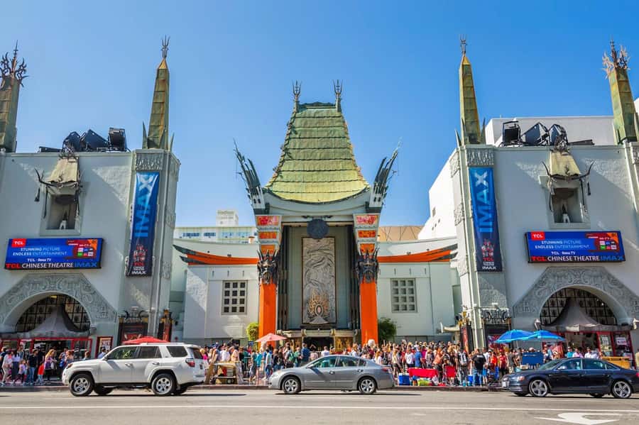 Hollywood Walking & Hiking Sunset Tour with LA Skyline Views - Sunset views and the photographer’s role
