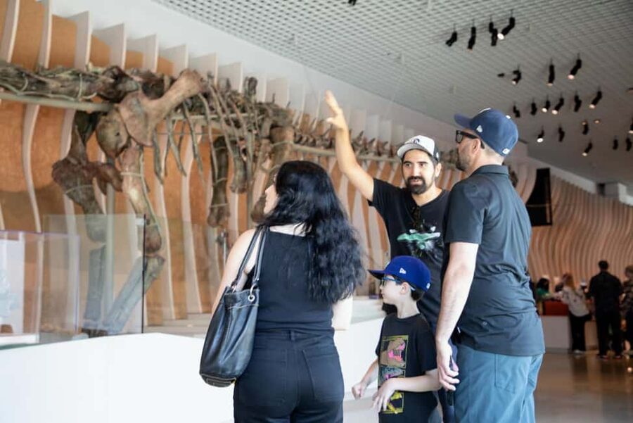 LA: Expo Park Space & Dinosaurs Tour with Cal Science Center - Four Exposition Park stops in a 90-minute visit