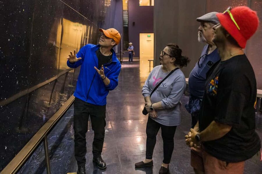 LA: Griffith Observatory Insider Tour - The planetarium show is a valuable extra, with a timing caveat
