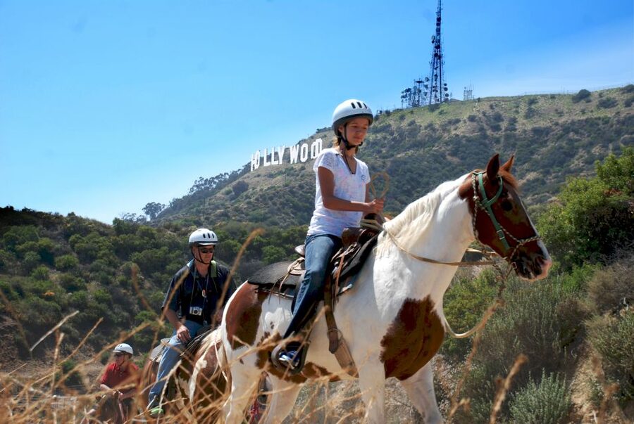 Los Angeles: 2-Hour Hollywood Trail Horseback Riding Tour - From Beachwood Drive to the ranch