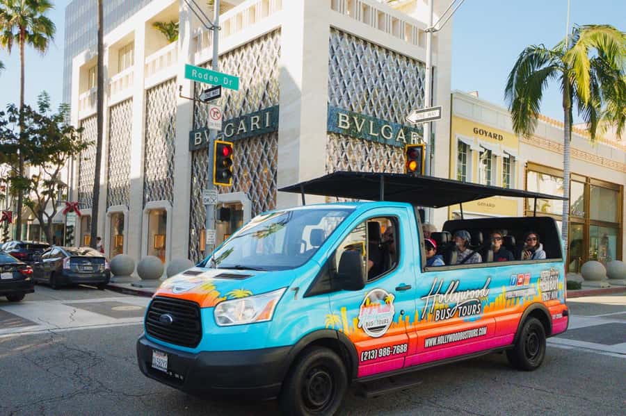 Los Angeles: Celebrity Homes and Hollywood Open-Air Bus Tour - Beverly Hills sign and Rodeo Drive