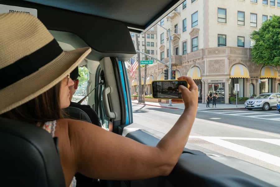 Los Angeles: Celebrity Homes and Hollywood Open-Air Bus Tour - What the guide adds