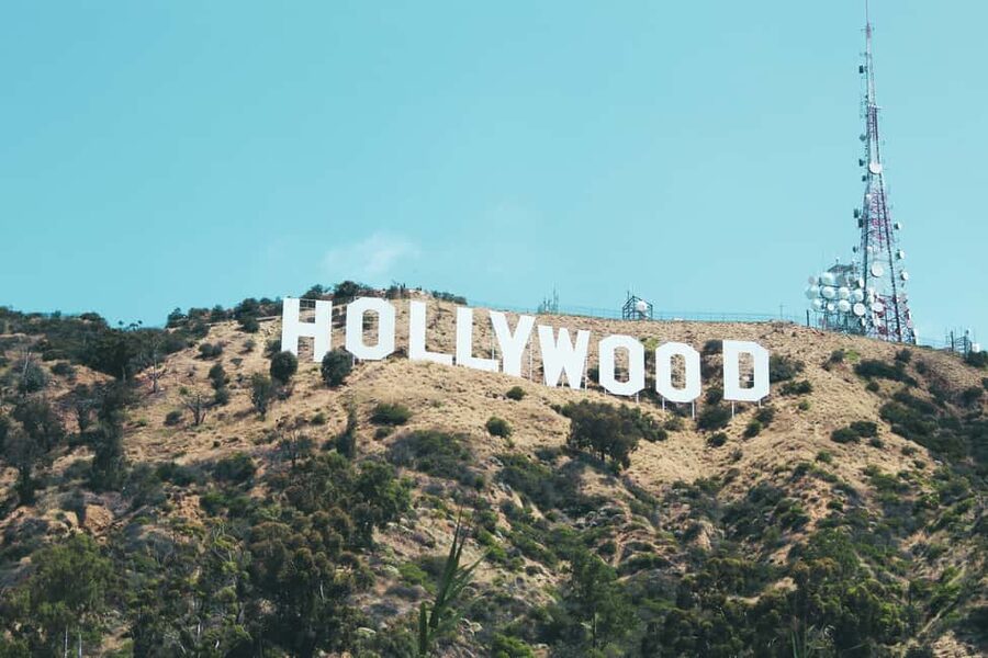 Los Angeles: Celebrity Homes and Movie Scenes Bus Tour - Why the movie clips and live guide matter