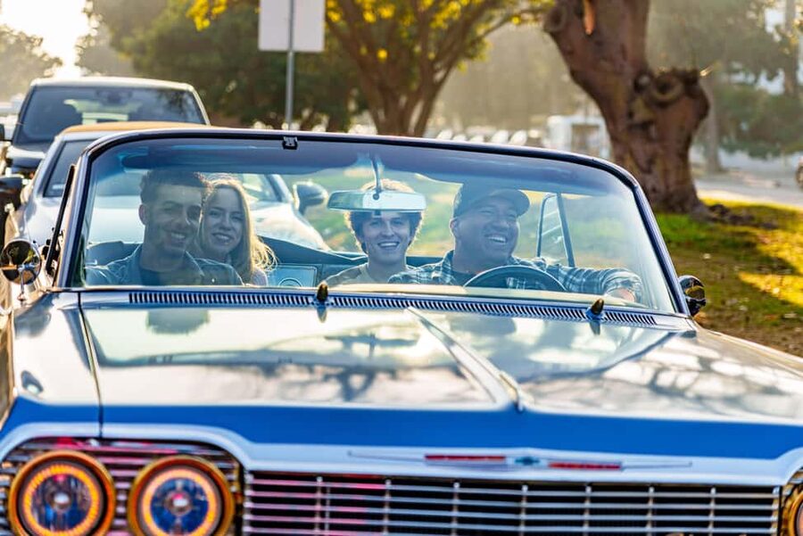 Los Angeles: Golden Route Tour in a Classic Lowrider - Beverly Hills Begins at the Famous Sign