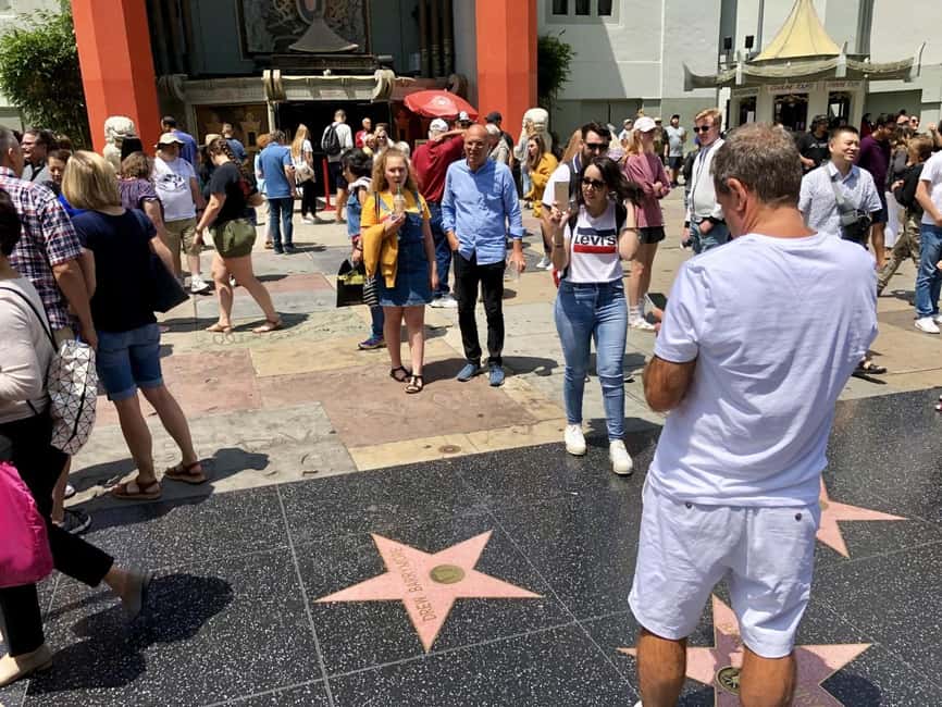 Los Angeles: Hollywood and Beverly Hills Guided Bus Tour - Rodeo Drive’s Shopfronts and Supercars
