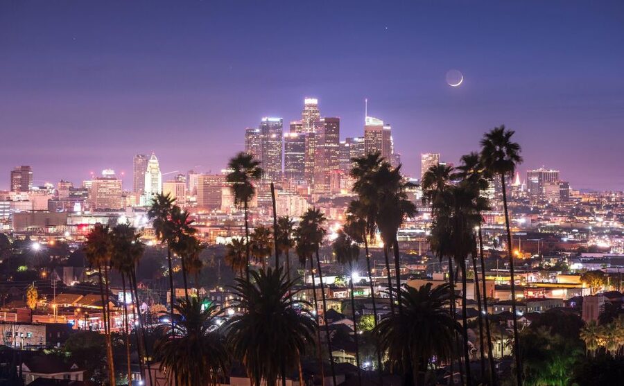 Los Angeles: Hollywood Night Tour with Griffith Observatory - Let the guide bring the streets to life