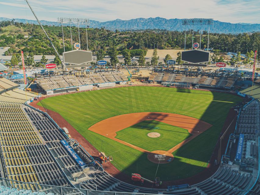 Los Angeles: LA Dodgers MLB Game Ticket at Dodger Stadium - Concessions, crowds and comfort