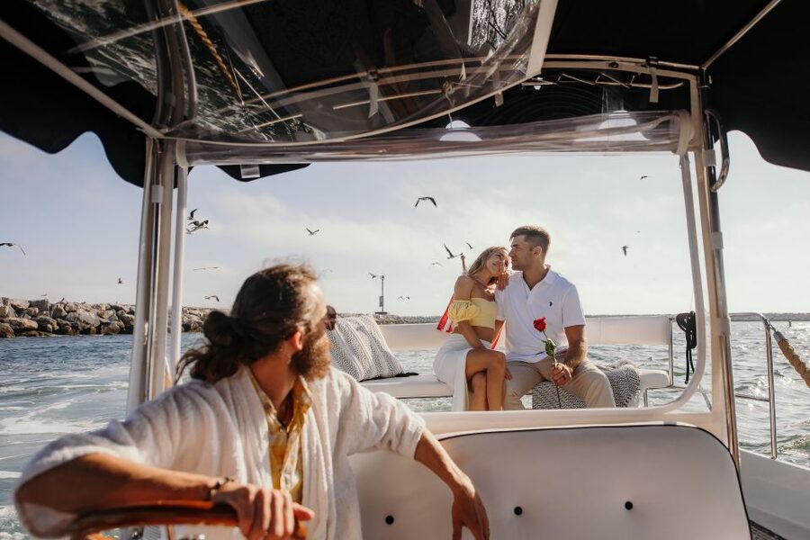 Los Angeles: Luxury Cruise with Wine, Cheese & Sea Lions - Choosing a group size and timing