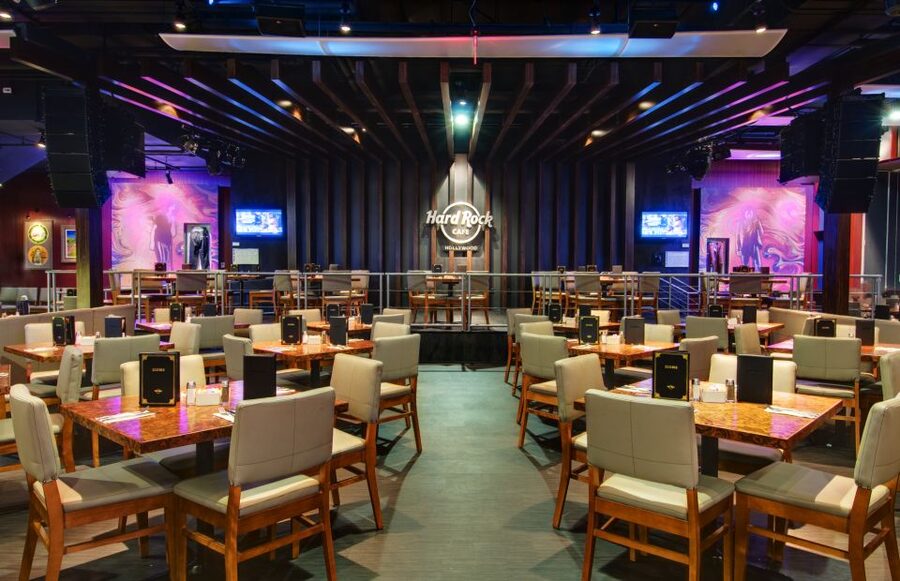 Los Angeles: Meal at the Hard Rock Cafe Hollywood - Service, atmosphere, and the Rock Shop