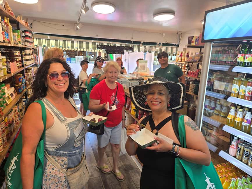 Los Angeles: Original Farmers Market Food & History Tour - Meet beneath the clock tower on West Third