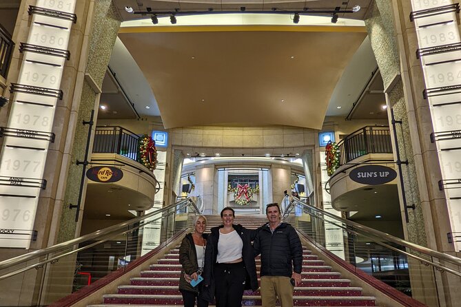 Los Angeles Private Full Day Luxury EV SUV Tour with Hotel Pickup - Santa Monica Pier and Venice Beach on foot
