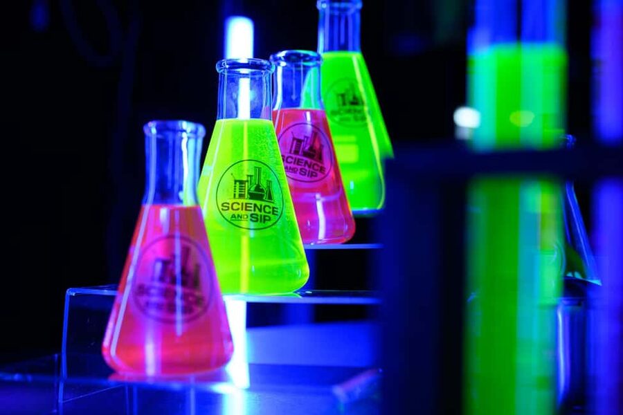 Los Angeles: Science and Sip™ The Drunken Laboratory - The first drink and the change into scientist mode