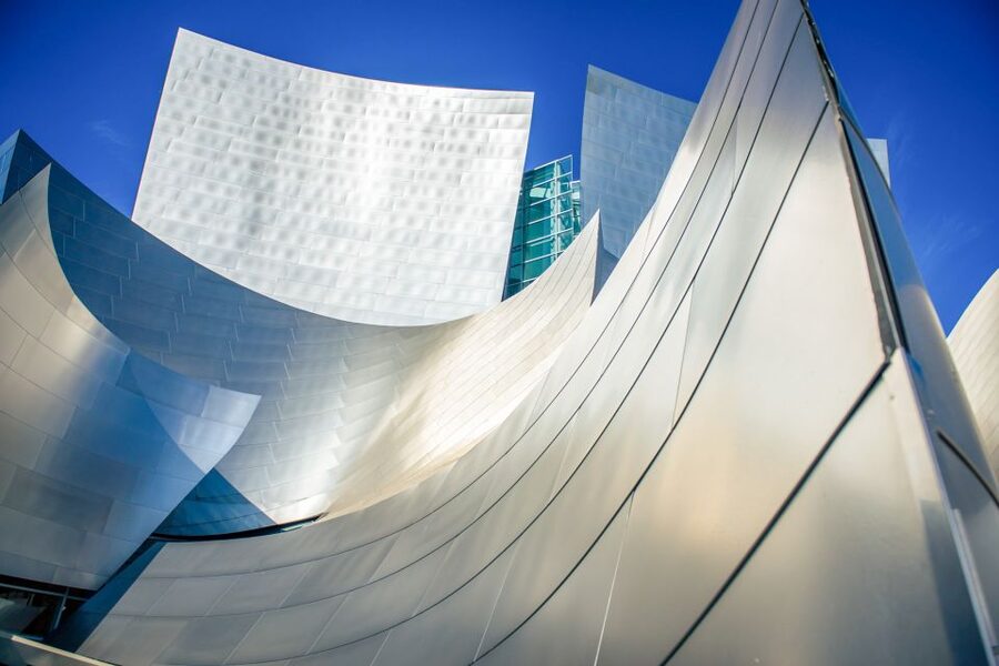 Los Angeles: Small Group Sightseeing Tour - Santa Monica Pier and Venice Beach end the day at the ocean