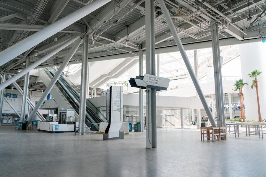 Los Angeles: SoFi Stadium Immersive Behind-the-Scenes Tour - A two-hour route with several points of view