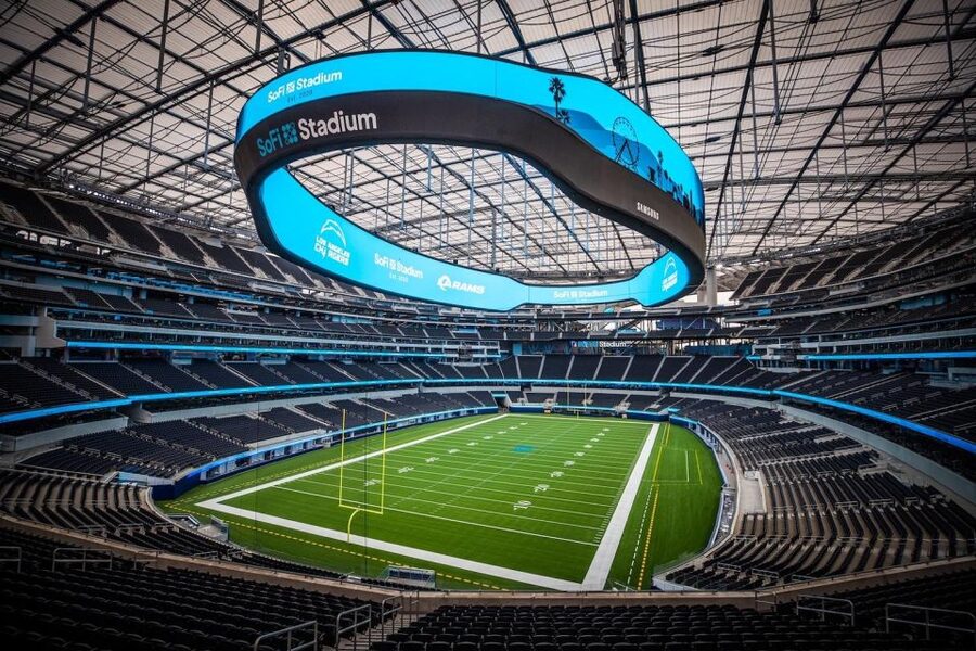 Los Angeles: SoFi Stadium Immersive Behind-the-Scenes Tour - Getting to Entry 7 and avoiding the bag snag