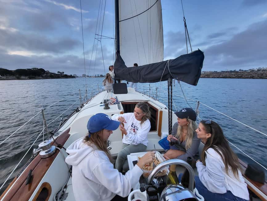 Los Angeles: Sunset Sailing - Gustavo makes the trip personal and instructive