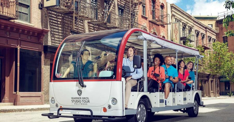 Los Angeles: Warner Bros Studio Hollywood & Bus Tour Package - The Shuttle and the Shape of the Day