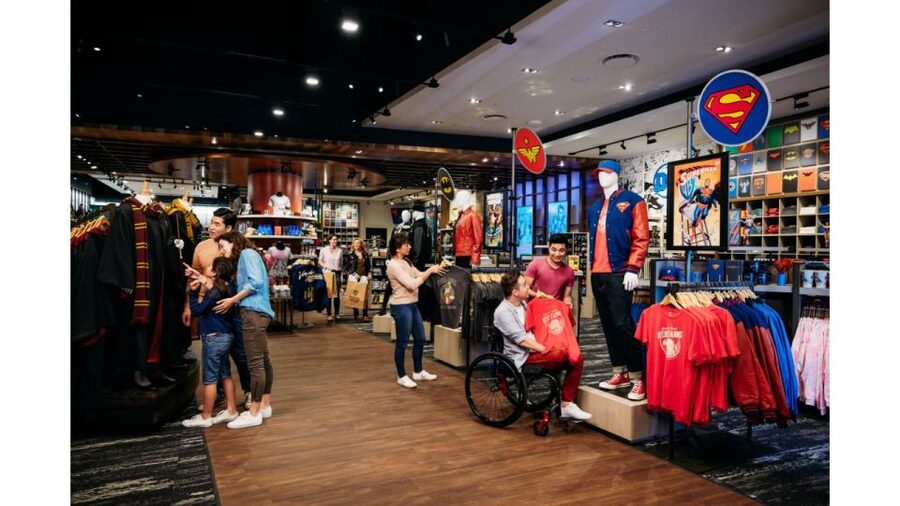 Los Angeles: Warner Bros. Studio Tour Hollywood - Spend the second half with Friends, Big Bang Theory, and more