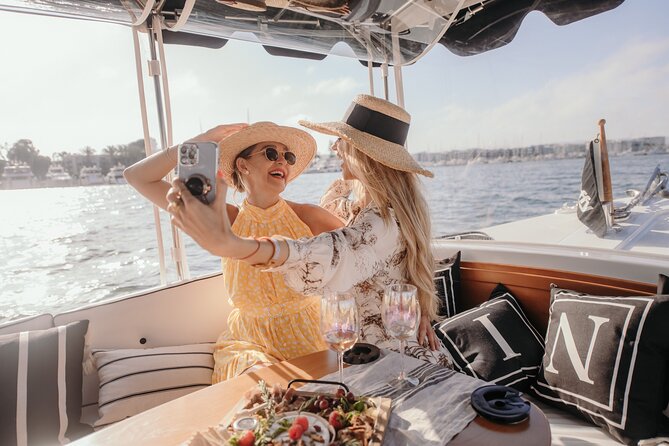 Luxury Shared E-Boat Cruise with Wine, Charcuterie & Sea Lions Spotting - Meeting point, return and a few details to check