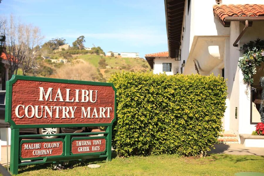 Malibu: Celebrity Homes, Beaches & History Tour - Country Mart: a useful lunch and browsing stop