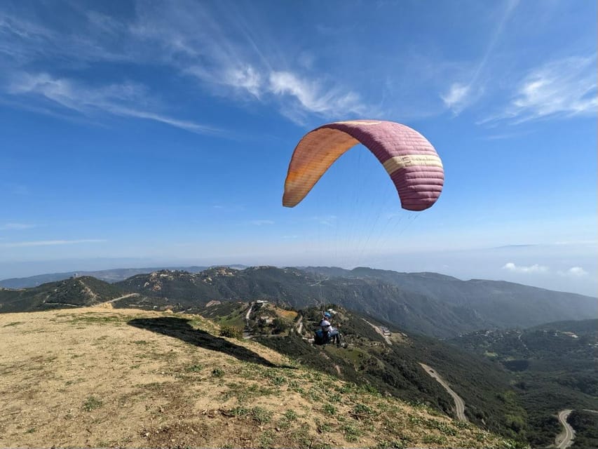 Malibu Hills to Beach: Tandem Paragliding Flight Adventure - Learning the launch before you leave the ground