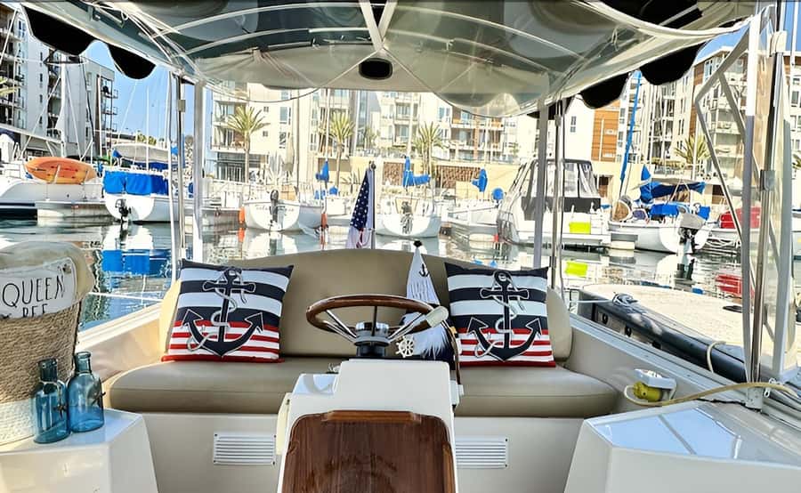Marina Del Rey Luxury Boat Cruise Wine, Charcuterie Sealions - What the two hours feel like