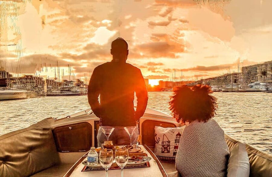 Marina Del Rey: Romantic Cruise, Dinner Charcuterie or Sushi - Marina Del Rey at an easy pace