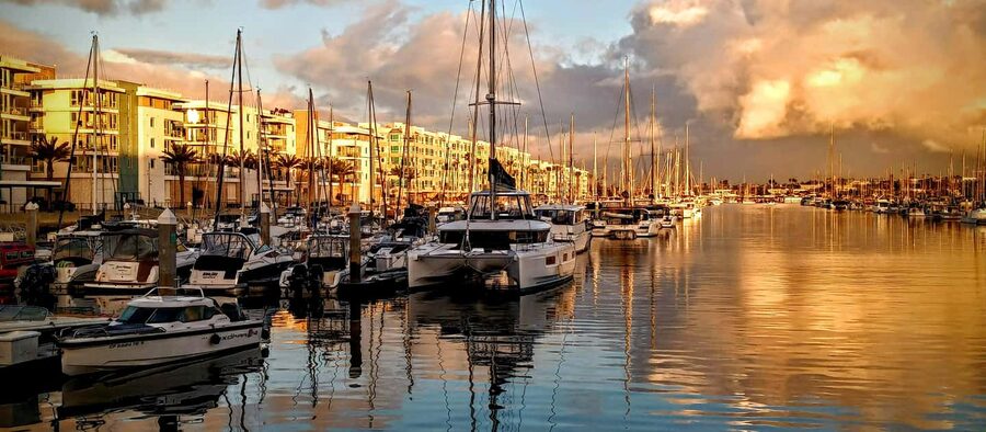 Marina Del Rey: Romantic Cruise, Dinner Charcuterie or Sushi - How private or shared groups change the feel