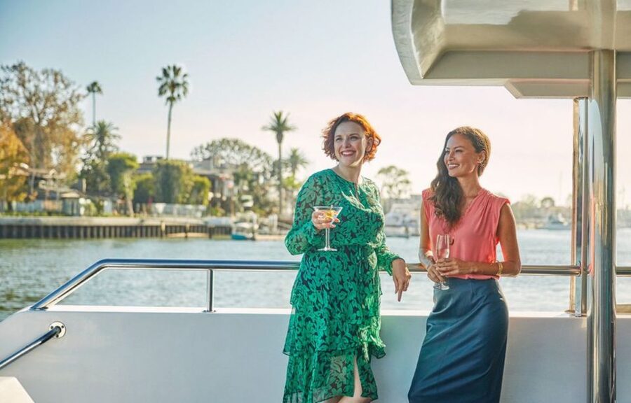Newport Beach: City Cruises Champagne & Brunch Buffet Cruise - Champagne, cider, and live music