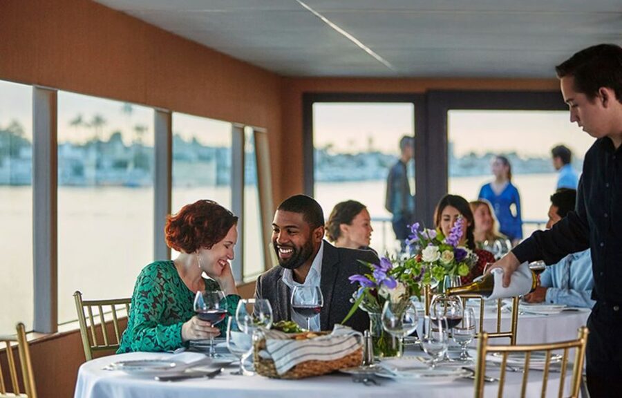 Newport Beach: City Cruises Weekend Dinner Cruise with DJ - Music, service, and the feel of the evening