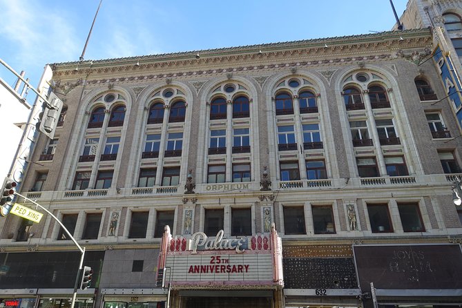 Old and New Downtown Los Angeles Walking Tour - What the group size and guide style mean for you