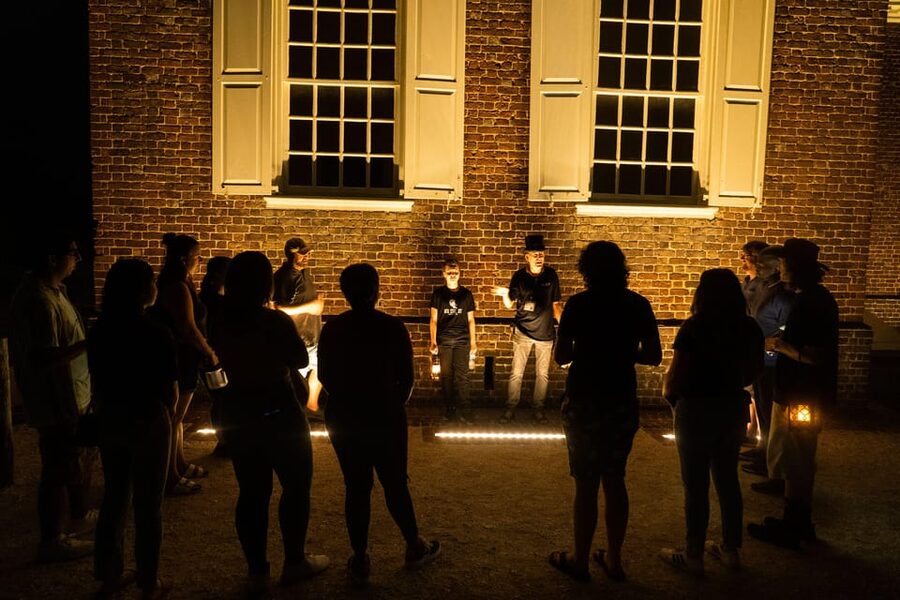 Pasadena: Haunted Walking Tour - City Hall Starts the Story