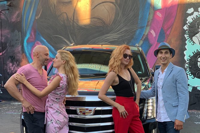 Private Tour of Los Angeles in a SUV with Experienced Guide - Hollywood: signs, stars and movie theaters