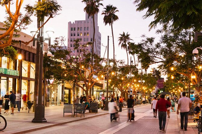 Santa Monica Bar & Club Crawl - Dress to impress, and plan for a social night