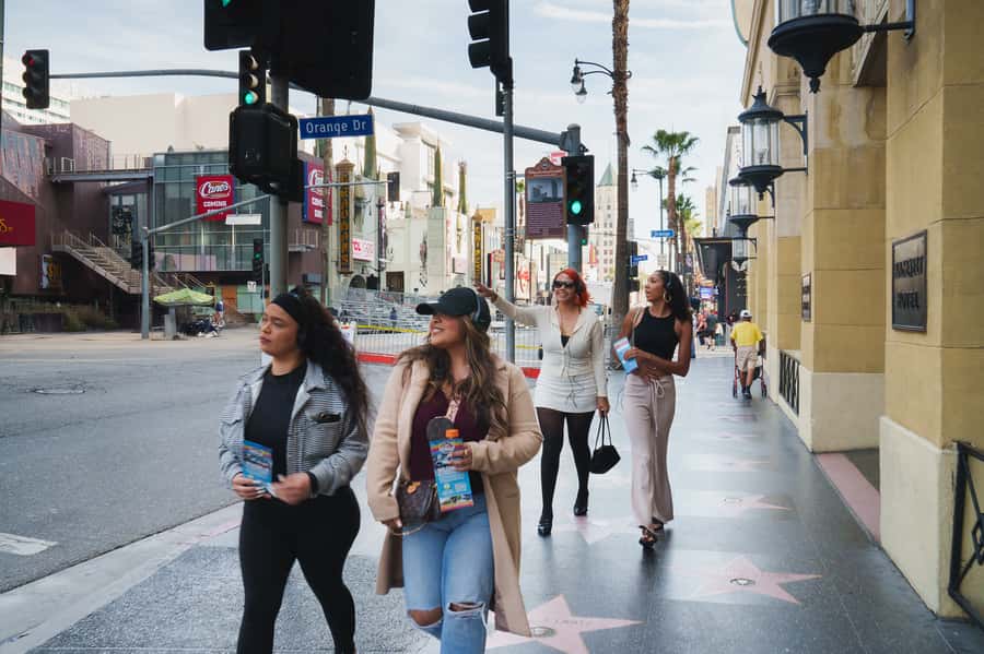 Santa Monica: Best of LA Tour with 3 Iconic Stops - Hollywood Boulevard in 45 minutes