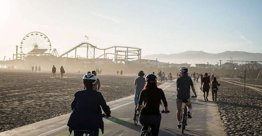 Santa Monica: Full Day Bike Rental - Riding south toward Venice