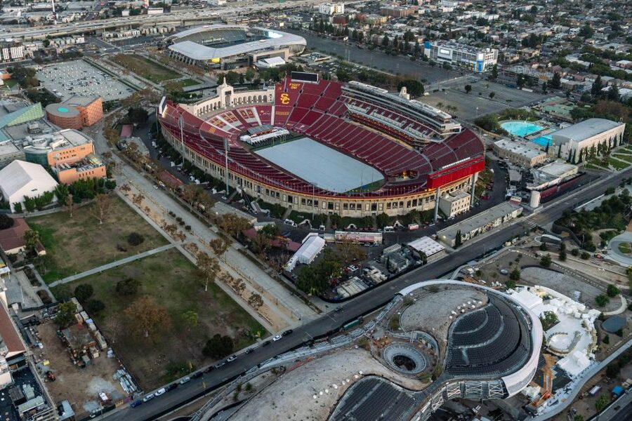 Santa Monica: Hollywood & Beyond Helicopter Tour - Downtown LA, arenas, and a city at full scale